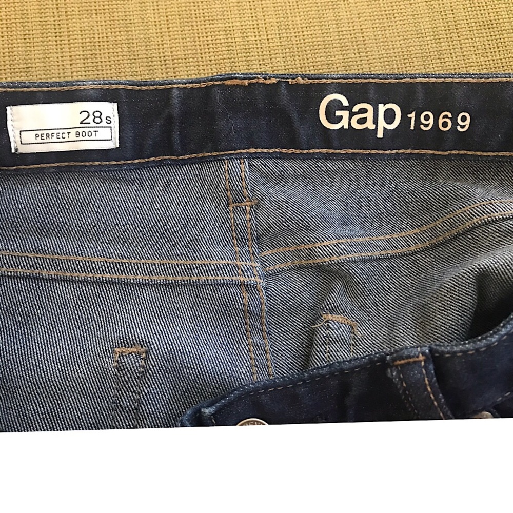 Gap Jeans - Picture 2 of 3